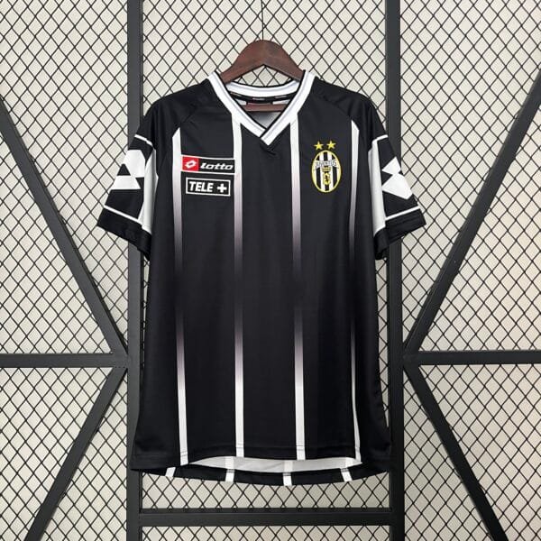 Camisa Retrô Juventus 00/01 Preta