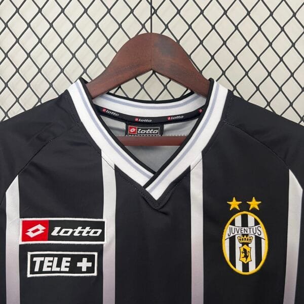 Camisa Retrô Juventus 00/01 Preta - Image 3